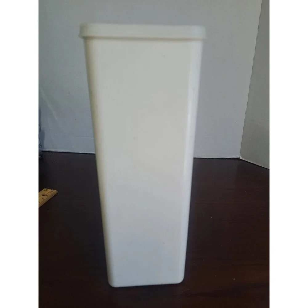 Vintage Tupperware Cheesekeeper With Lid 1696-8